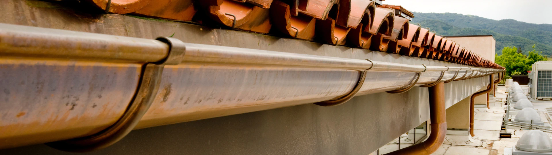 Gutters & Downspouts breadcrumb